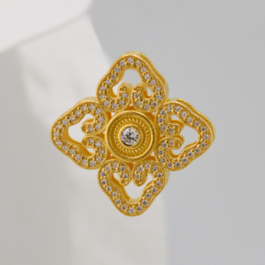 Ruyi-Inspired Diamond Lucky Clover Pendant – 7.39g Sterling Silver, 0.32g Gold Accents