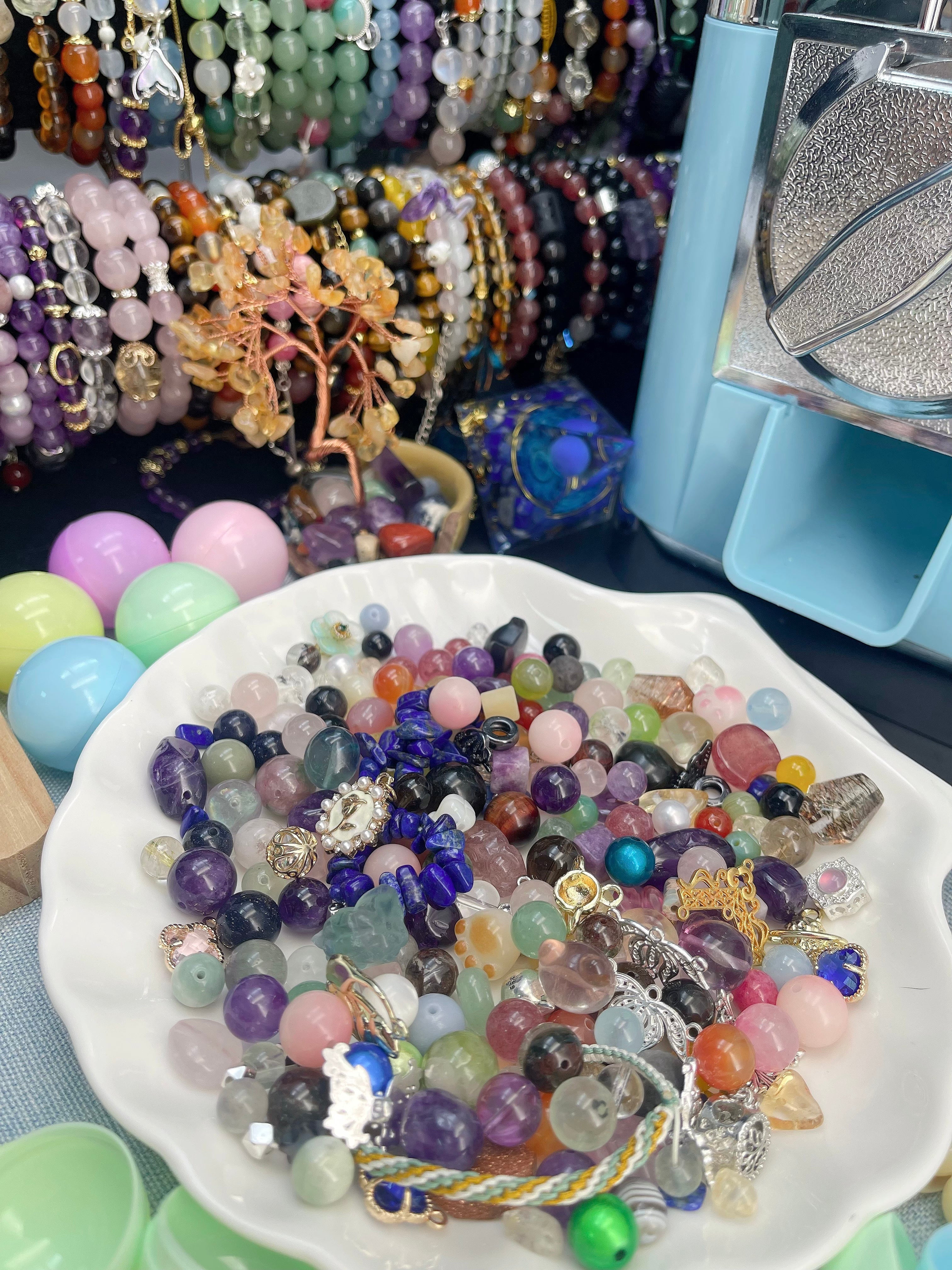 Mystery Crystal Gemstone Gashapon machine Gashapon opening ball obtained – Bonus DIY Gift (Lucky Draw Handmade Bracelet/Pendant- Open In Live