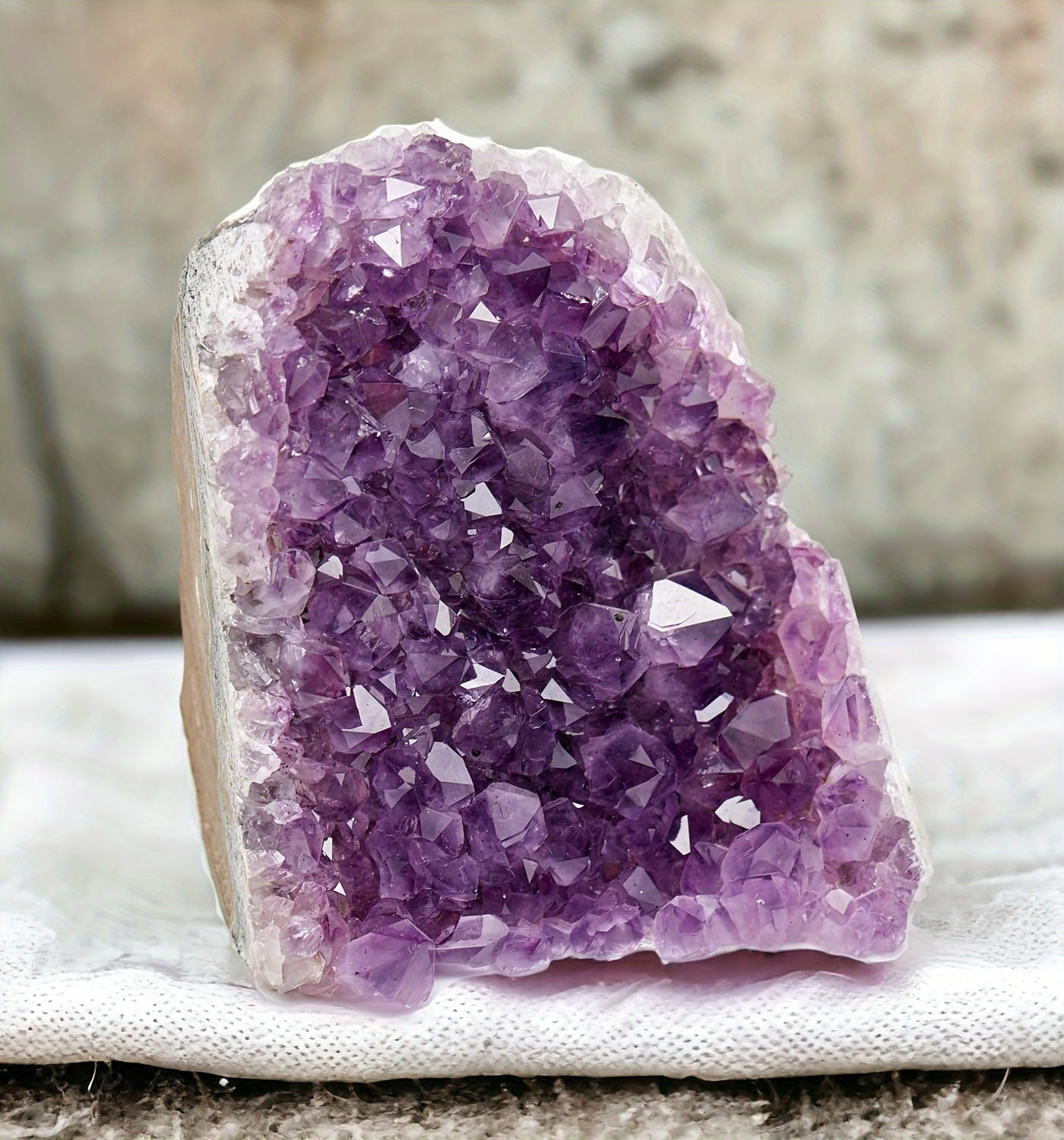 1pc Natural Amethyst Geode Cluster, Crystal Home Decor, Holiday Gifts - Christmas, Halloween, Easter, Hanukkah, Thanksgiving